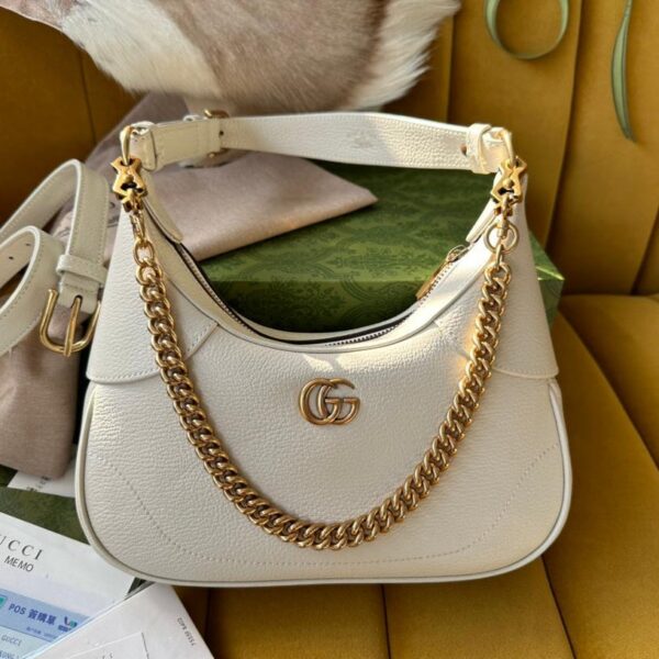 20221228_i1672222212_4830_0_jpg SHOULDER BAG 25 IN WHITE LAMBSKIN GOLD HARDWARE
