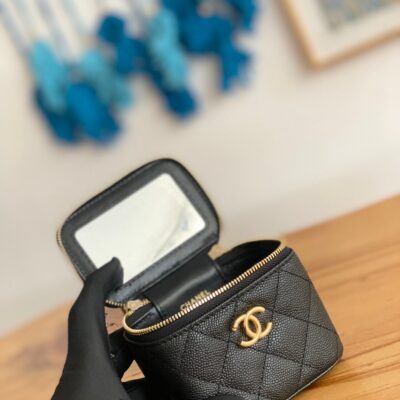 CC MINI 10 VANITY IN BLACK CALFSKIN GOLD HARDWARE