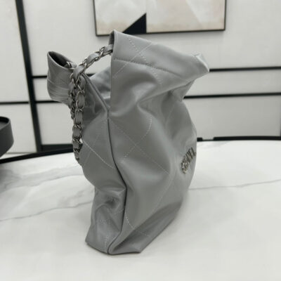 20230318_i1679087500_551_3_jpg CC MEDIUM 37 HANDBAG IN GREY CALFSKIN SILVER HARDWARE