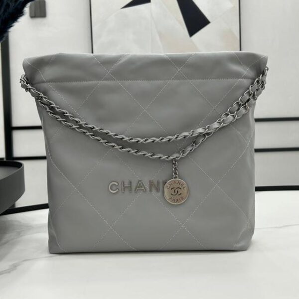 20230318_i1679087500_5783_0_jpg CC MEDIUM 37 HANDBAG IN GREY CALFSKIN SILVER HARDWARE