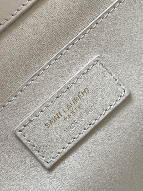 20230328_a1679973734280_7526_jpg MANHATTAN 29 TOP-HANDLE IN SMOOTH WHITE CALFSKIN