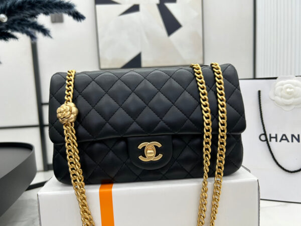 20230408_i1680924542_8347_1_jpg CC SMALL 23 FLAP BAG IN BLACK CALFSKIN GOLD HARDWARE