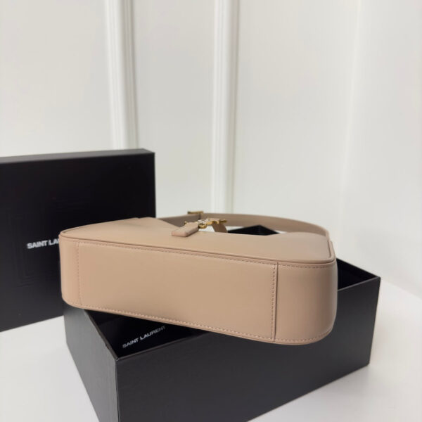 20230413_i1681361755_8884_4_jpg LE 5 À 7 BAG 24 BEIGE CREAM CALFSKIN