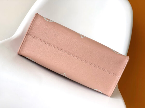20230416_i1681622471_4150_3_jpg_8766c9e7-d760-4dc7-acec-17fa91d675bb ONTHEGO MM 35CM LIGHT PINK WHITE