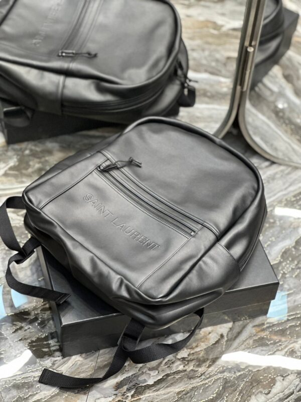 20230508_i1683552715_1373_8_jpg BACKPACK 37 IN ECHO GRAY CALFSKIN