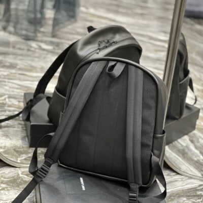 20230508_i1683552715_7977_7_jpg BACKPACK 37 IN ECHO GRAY CALFSKIN