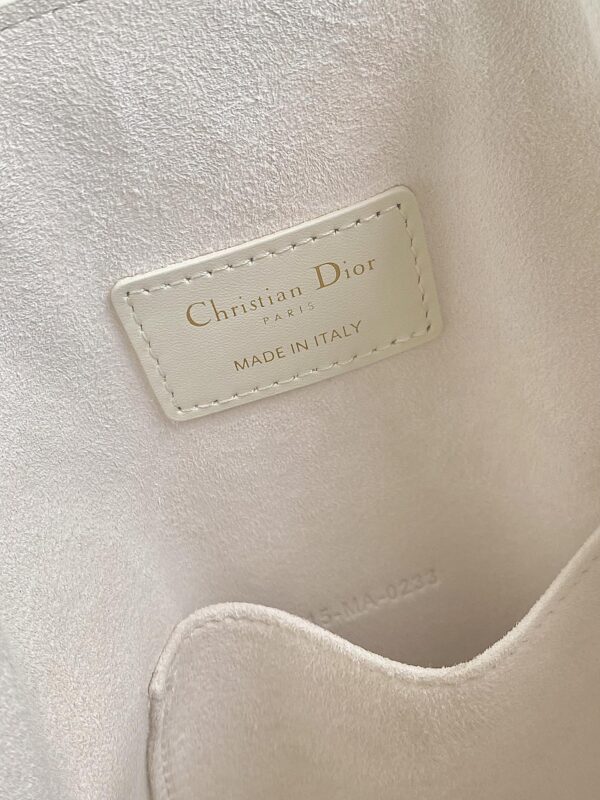 MEDIUM C'EST 24 IN WHITE CD-EMBOSSED CALFSKIN