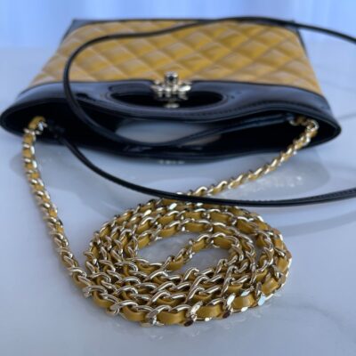 20230710_i1688957685_1508_8_jpg CC MINI 23 SHOPPING BAG IN GLOSSY BLACK MIX MUSTARD YELLOW CALFSKIN