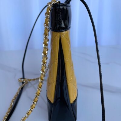 20230710_i1688957685_6089_2_jpg CC MINI 23 SHOPPING BAG IN GLOSSY BLACK MIX MUSTARD YELLOW CALFSKIN