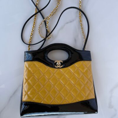 20230710_i1688957685_8344_4_jpg CC MINI 23 SHOPPING BAG IN GLOSSY BLACK MIX MUSTARD YELLOW CALFSKIN