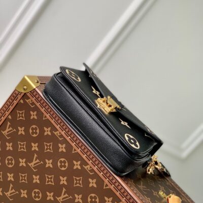 POCHETTE MÉTIS EAST WEST 21 IN BLACK AND BEIGE MONOGRAM EMPREINTE CALFSKIN EMBOSSED LOGO
