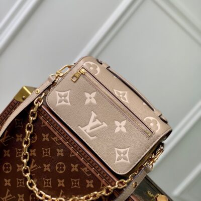 POCHETTE MÉTIS EAST WEST 21 IN BEIGE MONOGRAM EMPREINTE CALFSKIN EMBOSSED LOGO