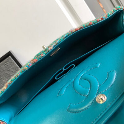 CC MEDIUM 25 CLASSIC BAG IN GREEN FOREST WOOL TWEED