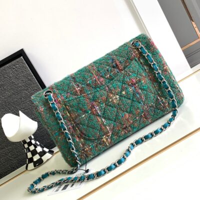 CC MEDIUM 25 CLASSIC BAG IN GREEN FOREST WOOL TWEED