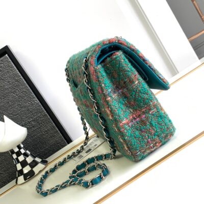 CC MEDIUM 25 CLASSIC BAG IN GREEN FOREST WOOL TWEED