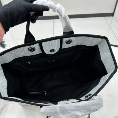 20230722_i1689970607_4627_7_jpg CC DEAUVILLE LARGE 38 TOTE BAG IN LIGHT GREY CANVAS WITH BLACK LOGO