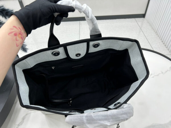 20230722_i1689970607_4627_7_jpg CC DEAUVILLE LARGE 38 TOTE BAG IN LIGHT GREY CANVAS WITH BLACK LOGO