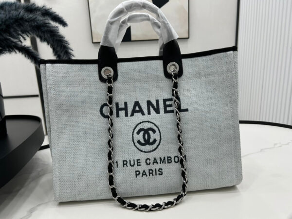 20230722_i1689970607_7417_1_jpg CC DEAUVILLE LARGE 38 TOTE BAG IN LIGHT GREY CANVAS WITH BLACK LOGO