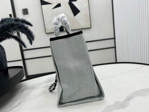 20230722_i1689970607_9234_5_jpg CC DEAUVILLE LARGE 38 TOTE BAG IN LIGHT GREY CANVAS WITH BLACK LOGO