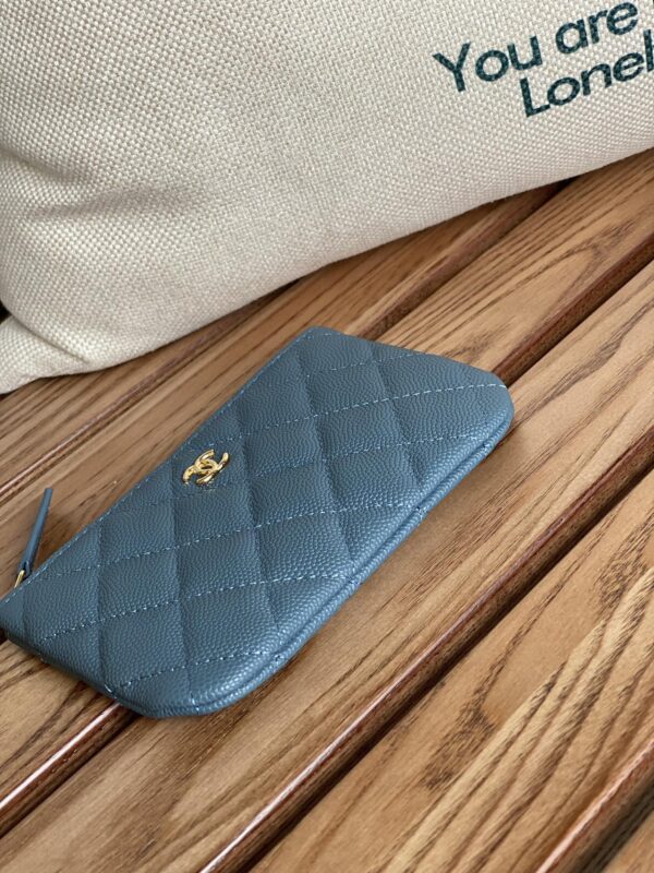 20230722_i1690016475_7006_4_jpg CC CLASSIC SMALL 15 ZIPPED POUCH IN TEAL GREEN GRAINED CALFSKIN
