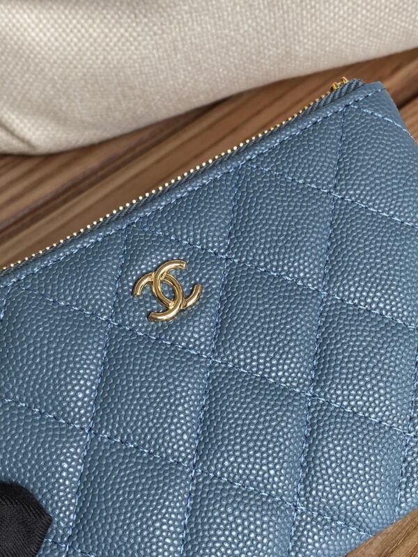 20230722_i1690016476_4_5_jpg CC CLASSIC SMALL 15 ZIPPED POUCH IN TEAL GREEN GRAINED CALFSKIN