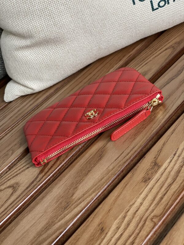 20230722_i1690016611_3754_2_jpg CC CLASSIC SMALL 15 ZIPPED POUCH IN CRIMSON RED GRAINED CALFSKIN