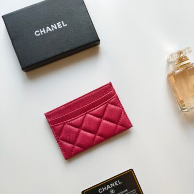 20230723_a1690103682685_0355_jpg_6e58e45c-1e65-459e-a5a6-34b592bc4027 CC CARD HOLDER 11.2 RED PINK GRAINED CALFSKIN GOLD ICON