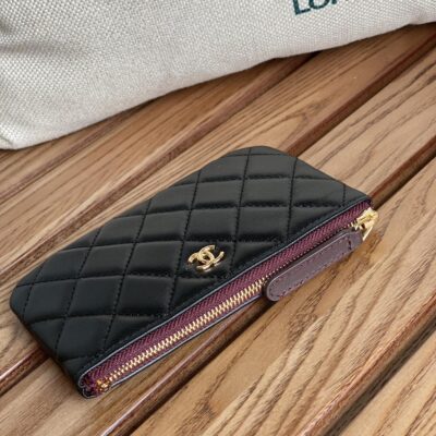 CC CLASSIC SMALL 15 ZIPPED POUCH IN BLACK CALFSKIN
