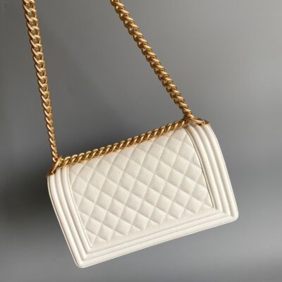 20230812_i1691821297_1009_2_jpg CC MEDIUM 25 BOY BAG IN WHITE LAMBSKIN GOLD HARDWARE