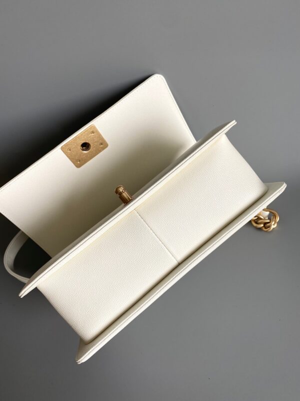 20230812_i1691821297_7725_5_jpg CC MEDIUM 25 BOY BAG IN WHITE LAMBSKIN GOLD HARDWARE