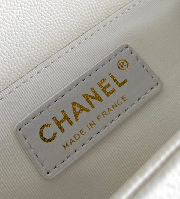 20230812_i1691821297_9679_7_jpg CC MEDIUM 25 BOY BAG IN WHITE LAMBSKIN GOLD HARDWARE