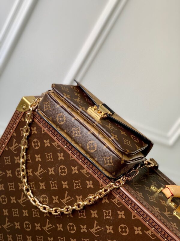 20230825_i1692931188_3884_3_jpg POCHETTE MÉTIS EAST WEST 21.5 IN BROWN MONOGRAM COATED CANVAS AND CALFSKIN