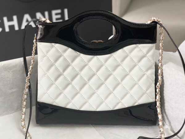 20230906_i1694010197_188_2_jpg CC MINI 23 SHOPPING BAG IN GLOSSY BLACK MIX WHITE CALFSKIN