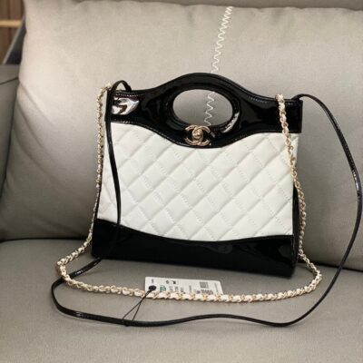 20230906_i1694010197_2160_0_jpg CC MINI 23 SHOPPING BAG IN GLOSSY BLACK MIX WHITE CALFSKIN
