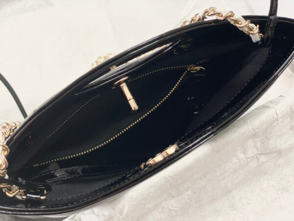 20230906_i1694010197_4312_6_jpg CC MINI 23 SHOPPING BAG IN GLOSSY BLACK MIX WHITE CALFSKIN