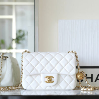 20230912_i1694490137_1862_2_jpg_3b7a1915-47ec-493c-87a7-5b045a25ab73 CHANEL 25S FLAP BAG 18 CM IN WHITE LAMBSKIN WITH GOLD HARDWARE