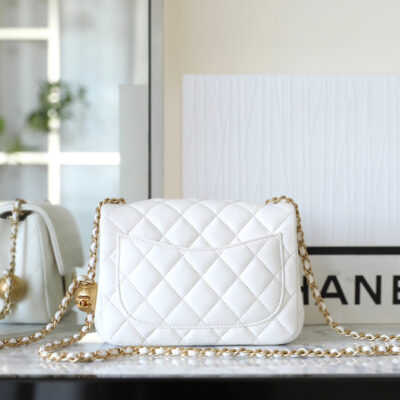 20230912_i1694490137_3416_3_jpg_c140fbae-7d97-44e0-961a-7909ead90e98 CHANEL 25S FLAP BAG 18 CM IN WHITE LAMBSKIN WITH GOLD HARDWARE
