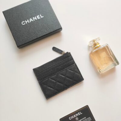 20231017_a1697516956496_4684_jpg_db0ca271-4def-4f0e-bc35-3ca9cccc1e30 CC ZIPPED CARD HOLDER 11.5 BLACK GRAINED CALFSKIN GOLD ICON