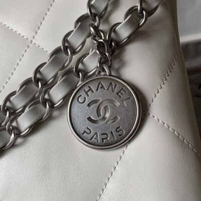 CC MEDIUM 37 HANDBAG IN WHITE SHINY CALFSKIN SILVER HARDWARE