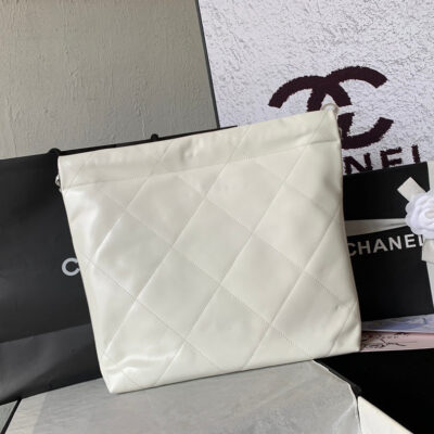 CC MEDIUM 37 HANDBAG IN WHITE SHINY CALFSKIN SILVER HARDWARE