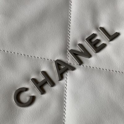 CC LARGE 42 HANDBAG IN WHITE SHINY CALFSKIN SILVER HARDWARE