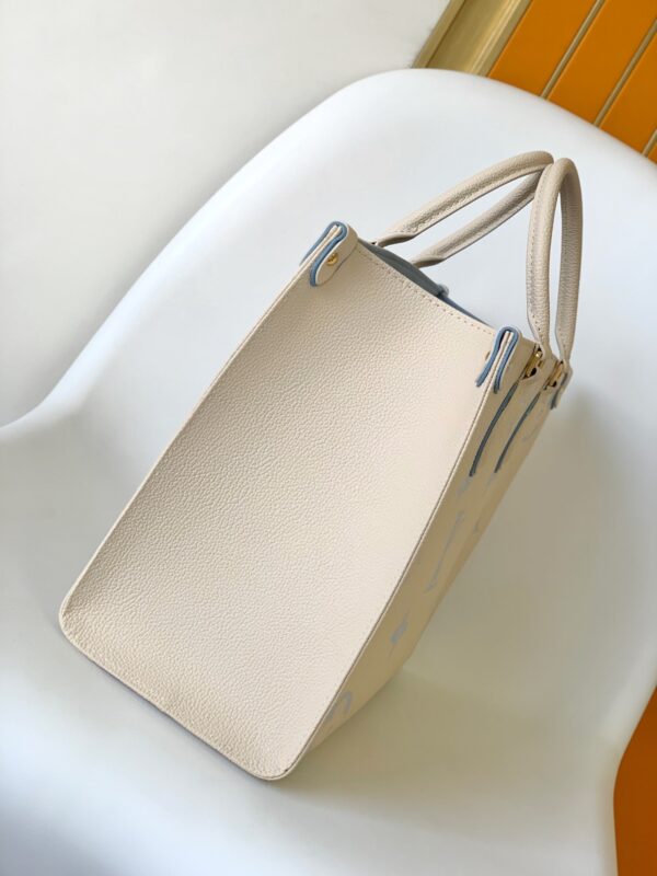 20231126_i1700978490_427_1_jpg_7f48a9a6-9dc1-4ab2-ad6a-540e2a0481d9 ONTHEGO MM 35CM CREAM BLUE