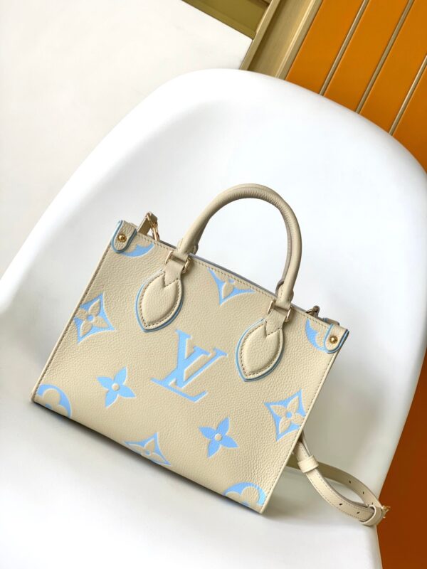 20231214_i1702536884_1665_0_jpg_a5fefecc-36f2-4715-832f-611650998770 ONTHEGO PM 25CM CREAM BLUE