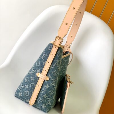 20231219_i1702973719_7656_2_jpg_3cc9359c-2eb2-4840-b405-91024e0be8e5 CARRYALL PM 29 BLUE DENIM