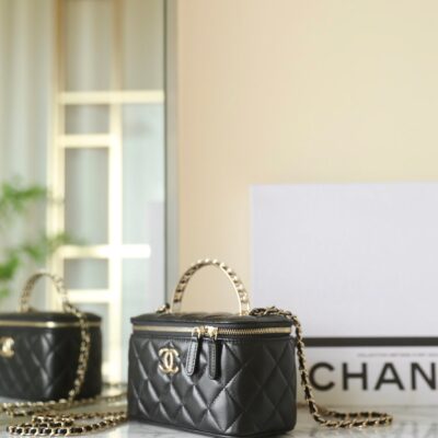 CHANEL 25S VANITY BAG 17 CM IN BLACK LAMBSKIN WITH PEARL STRAP