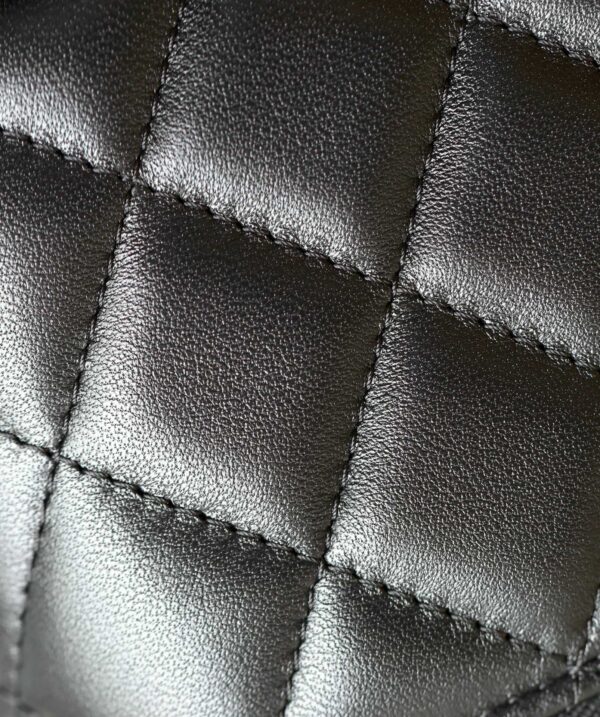 CHANEL 25S VANITY BAG 17 CM IN BLACK LAMBSKIN WITH PEARL STRAP