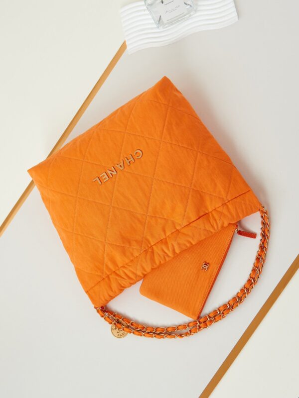 20240525_i1716612987_5545_6_jpg CC CLASSIC MEDIUM 37 BAG IN SAFETY ORANGE CANVAS