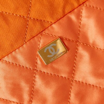 20240525_i1716612987_660_8_jpg CC CLASSIC MEDIUM 37 BAG IN SAFETY ORANGE CANVAS