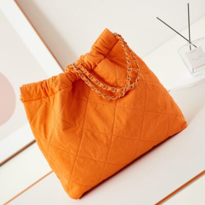 20240525_i1716612987_8877_4_jpg CC CLASSIC MEDIUM 37 BAG IN SAFETY ORANGE CANVAS