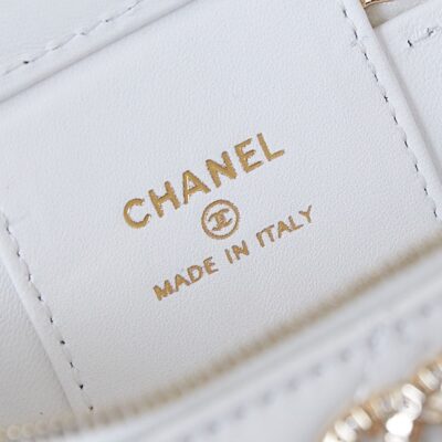 CHANEL 25S MINI VANITY BAG 11 CM IN WHITE LAMBSKIN WITH CRYSTAL-EMBELLISHED CC LOGO